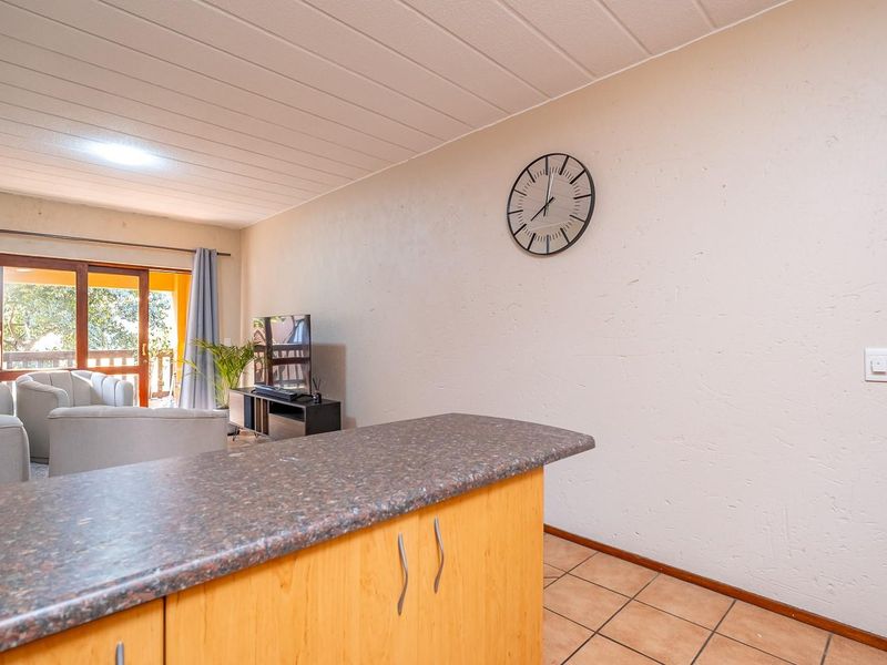 One bedroom unit in Sought after Estate Lonehill Estate - Photo 8