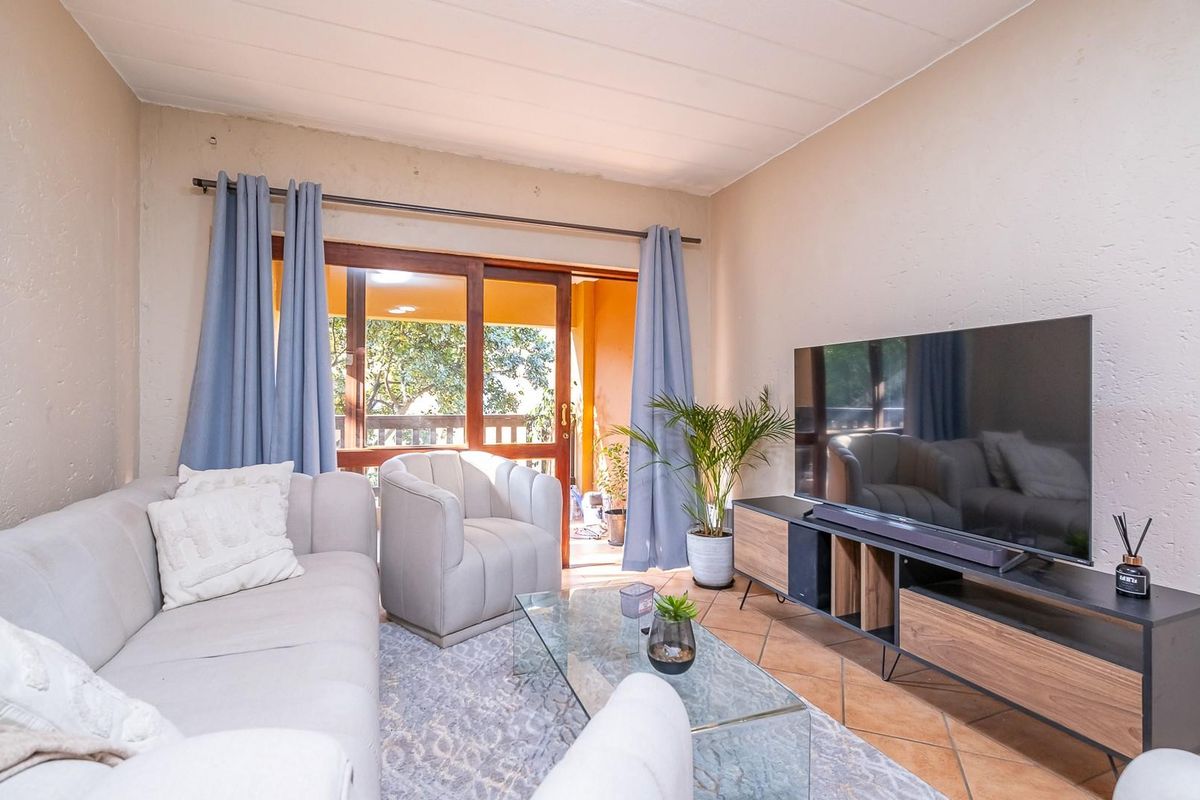 One bedroom unit in Sought after Estate Lonehill Estate - Photo 3