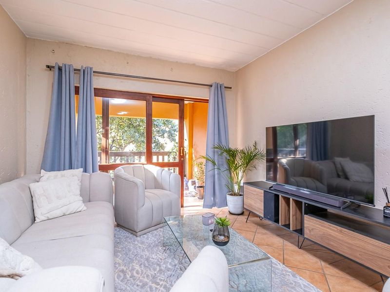 One bedroom unit in Sought after Estate Lonehill Estate - Photo 3