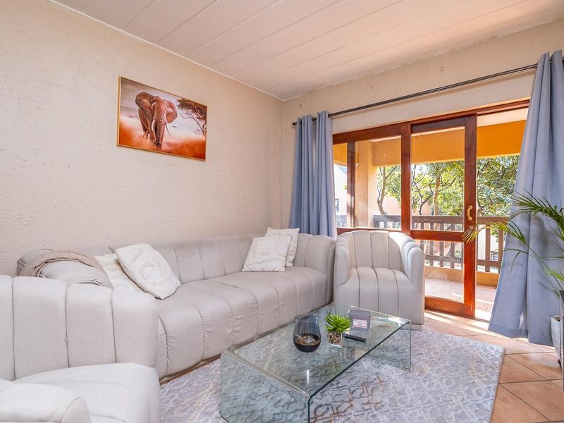 One bedroom unit in Sought after Estate Lonehill Estate - Photo 2