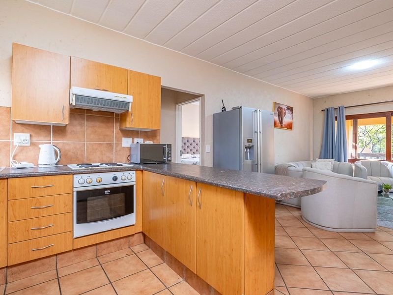 One bedroom unit in Sought after Estate Lonehill Estate - Photo 1