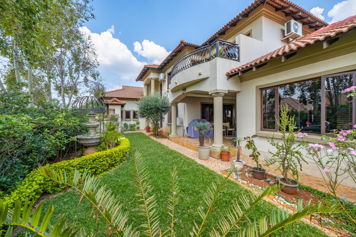 A home of thoughtful design, where quality speaks for itself. - Photo 2