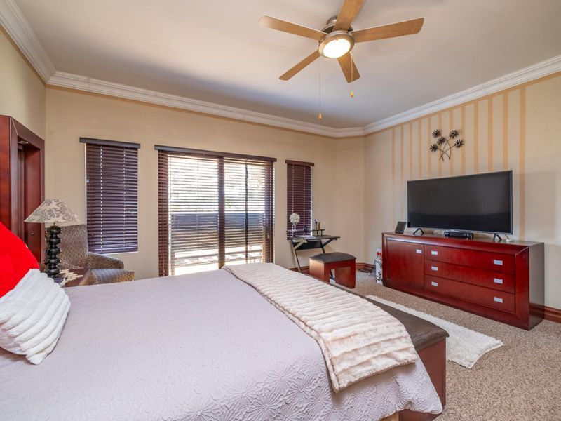 A home of thoughtful design, where quality speaks for itself. - Photo 9