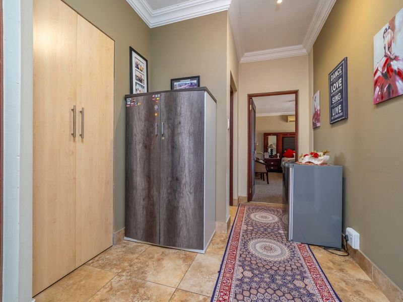 A home of thoughtful design, where quality speaks for itself. - Photo 7