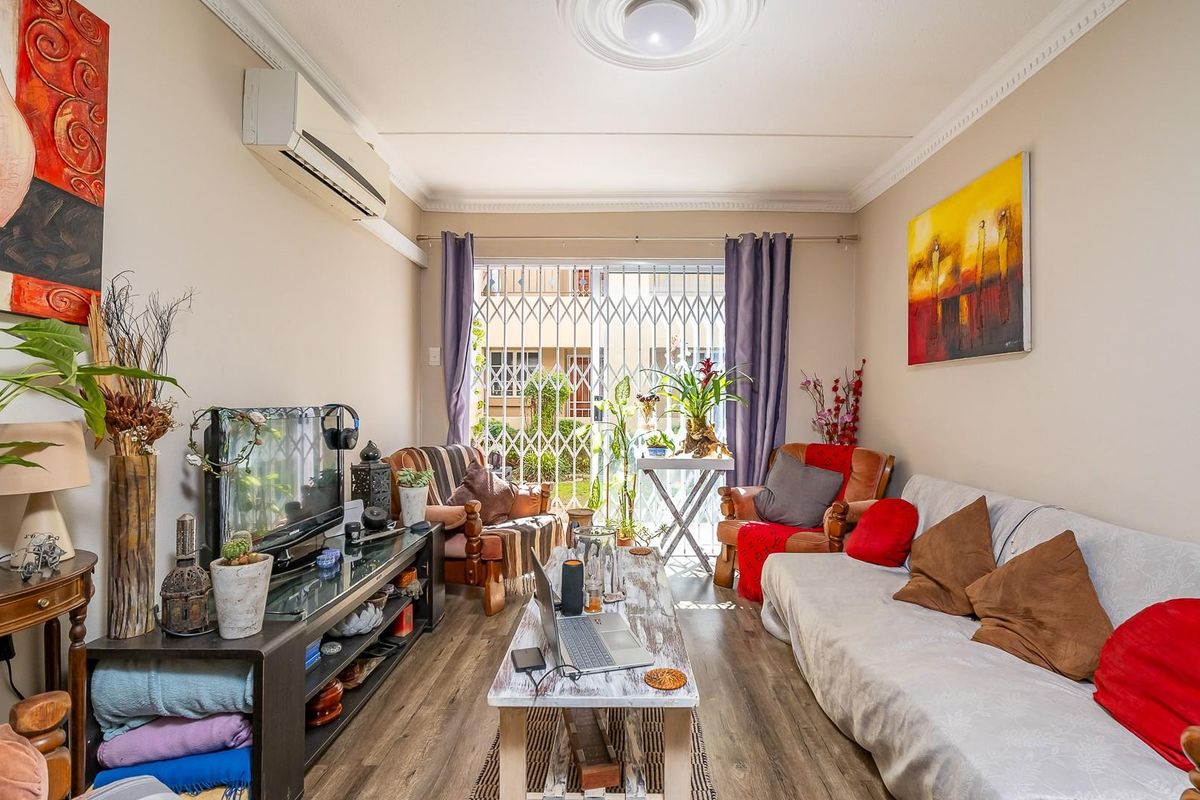 Modern 1-Bedroom Apartment in Secure Ferngate Complex - Dainfern - Photo 5