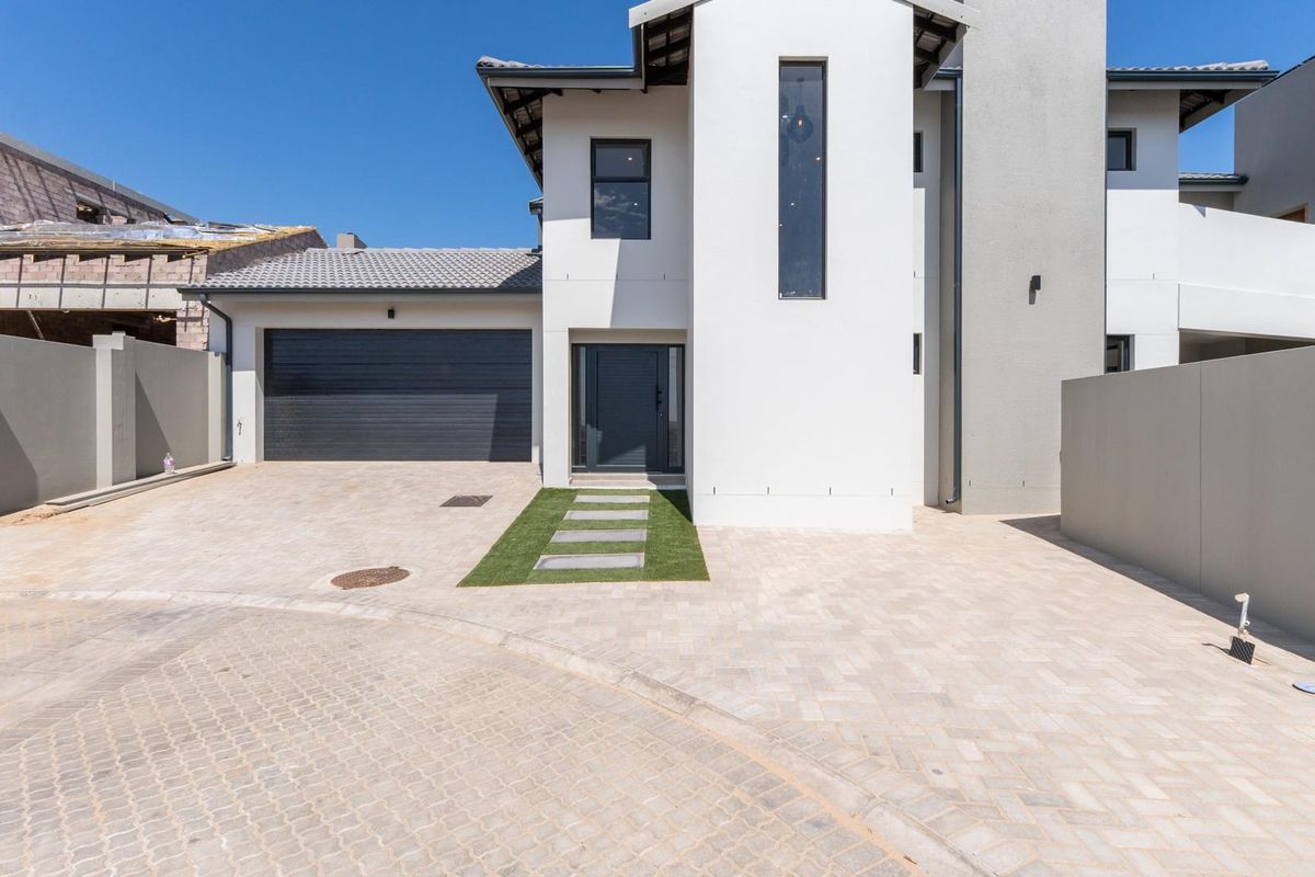 3 Bedroom Home in Leisure Views - One of the Largest Stand in the Estate | No Transfer Duty - Photo 2