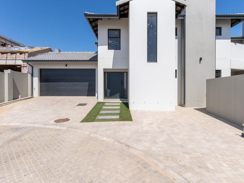 3 Bedroom Home in Leisure Views - One of the Largest Stand in the Estate | No Transfer Duty - Photo 2