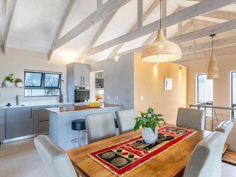 Sophisticated 4-Bedroom Modern Retreat in Fairhaven Country Estate - Photo 8