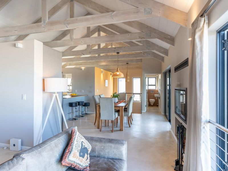 Sophisticated 4-Bedroom Modern Retreat in Fairhaven Country Estate - Photo 9