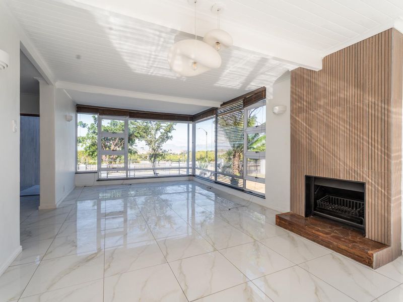 Modern Renovated Family Home with Table Mountain Views in Loevenstein - Photo 7