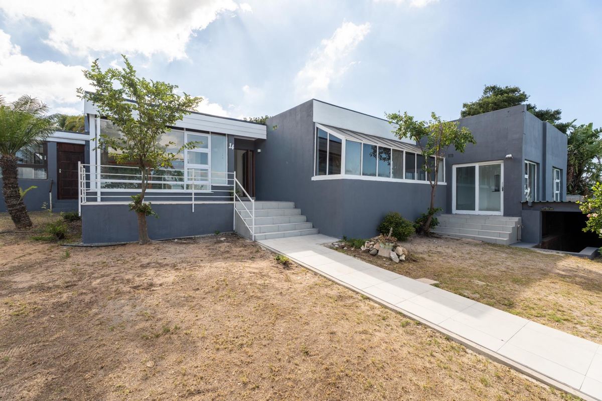 Modern Renovated Family Home with Table Mountain Views in Loevenstein - Photo 2