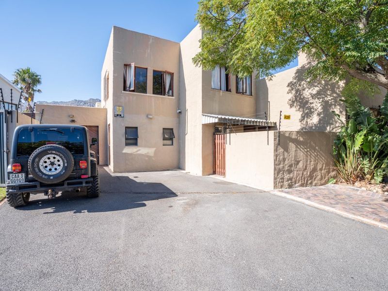 Spacious Family Home in Sought-After Dobson! - Photo 2