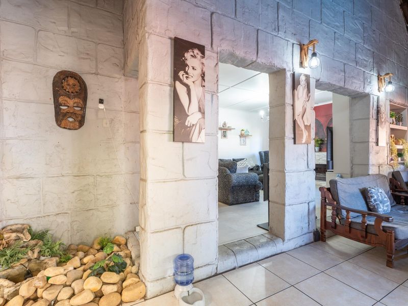 Spacious Family Home in Sought-After Dobson! - Photo 7