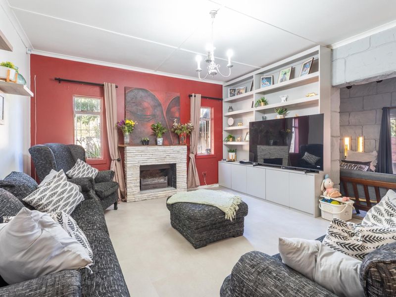 Spacious Family Home in Sought-After Dobson! - Photo 9