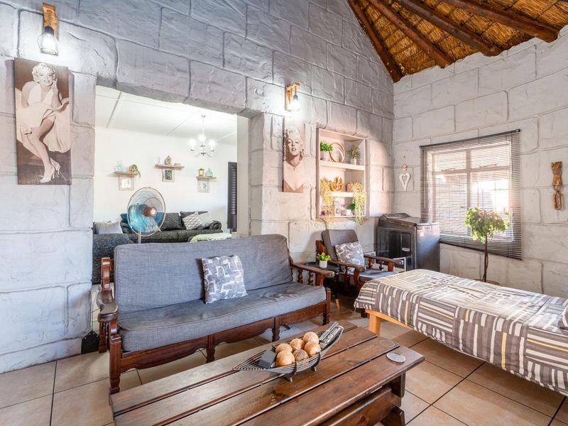 Spacious Family Home in Sought-After Dobson! - Photo 5