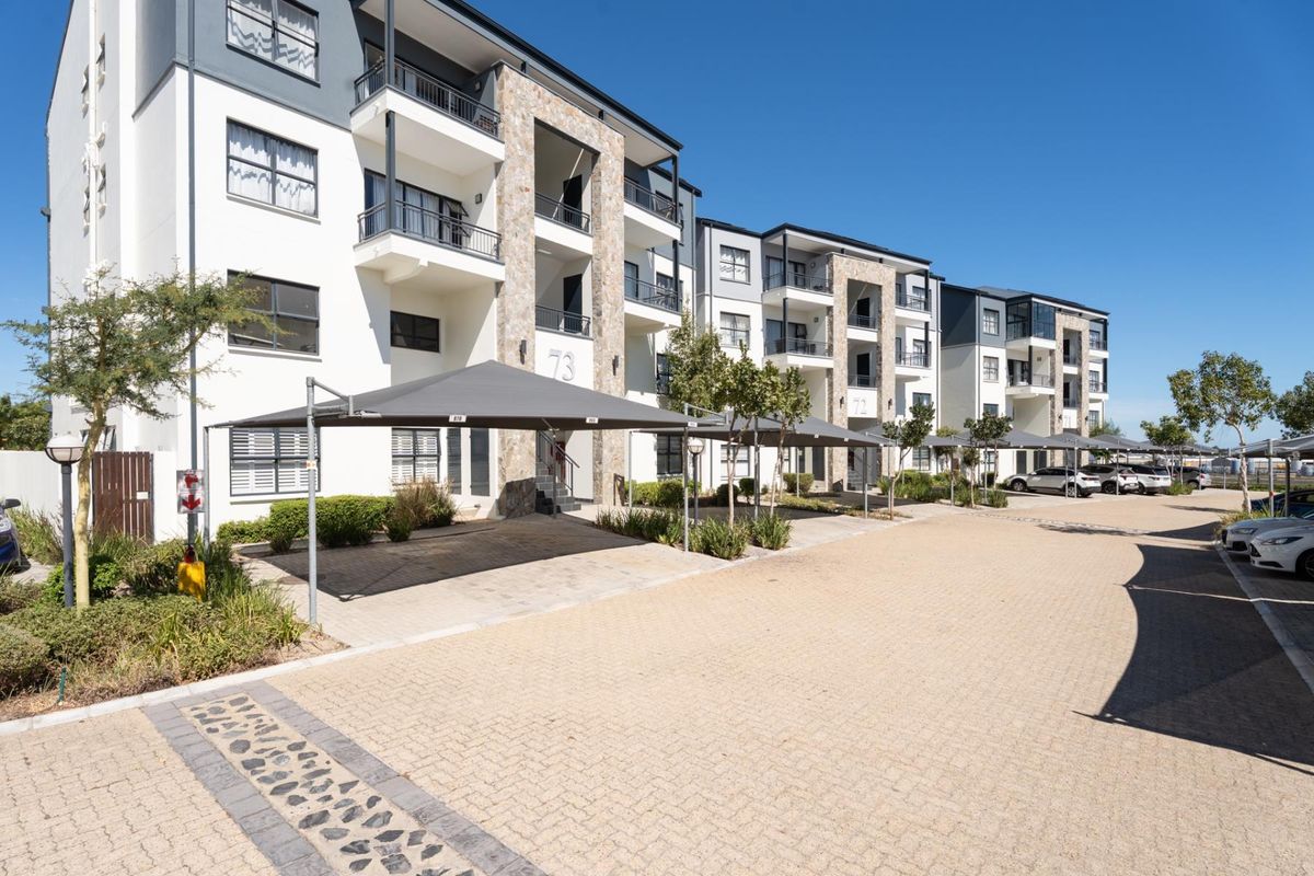 Exquisite 1 bedroom apartment in the ever popular De Zicht Estate, Richwood, Milnerton to let - Photo 2