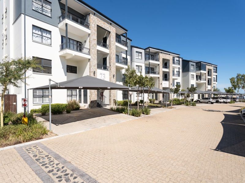 Exquisite 1 bedroom apartment in the ever popular De Zicht Estate, Richwood, Milnerton to let - Photo 2