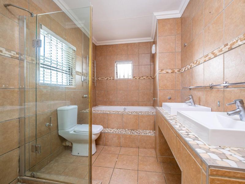 Space, Convenience, and Future Value in one Exceptional Package. - Photo 2