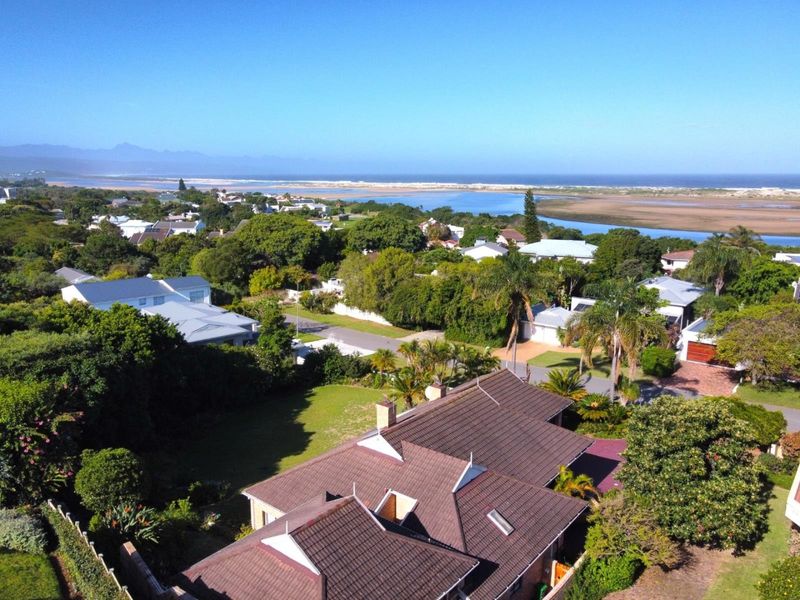 Lagoonside Lifestyle - Photo 1
