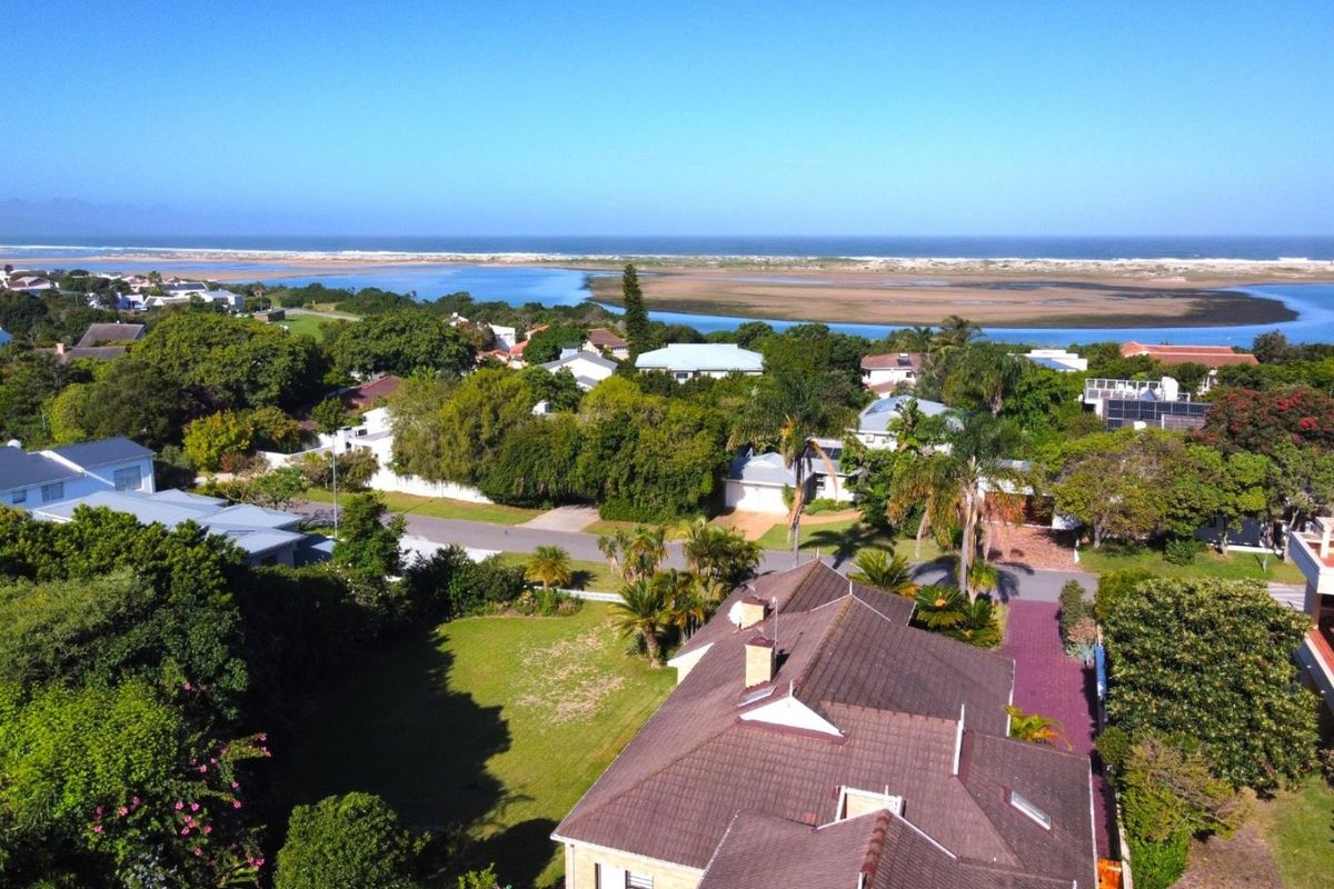 Lagoonside Lifestyle - Photo 4