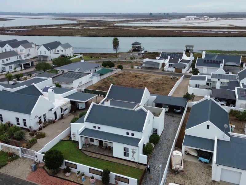 A Home Packed With Possibilities - Photo 2