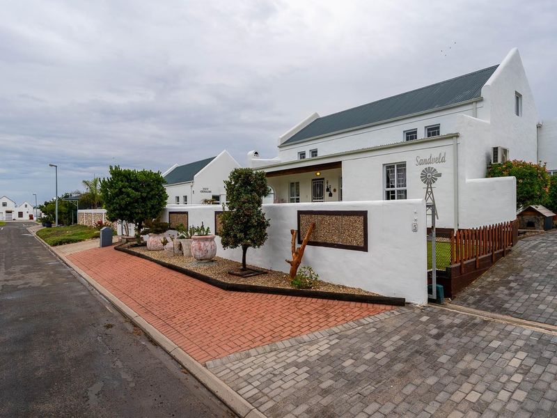 A Home Packed With Possibilities - Photo 4