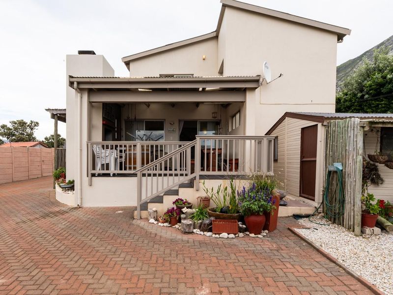 Sea-View Double Storey Home in Sought-After Nemesia Road, Bettys Bay - Photo 6