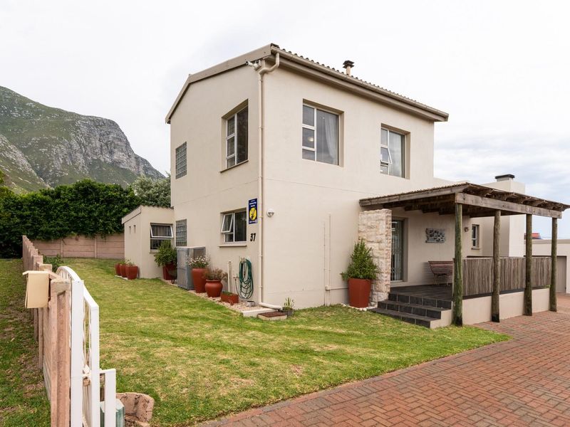 Sea-View Double Storey Home in Sought-After Nemesia Road, Bettys Bay - Photo 7
