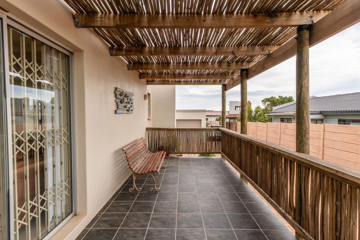 Sea-View Double Storey Home in Sought-After Nemesia Road, Bettys Bay - Photo 5