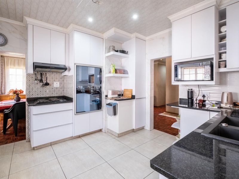 Spacious 4-Bedroom Family Home in Bisley, Pietermaritzburg - Photo 8