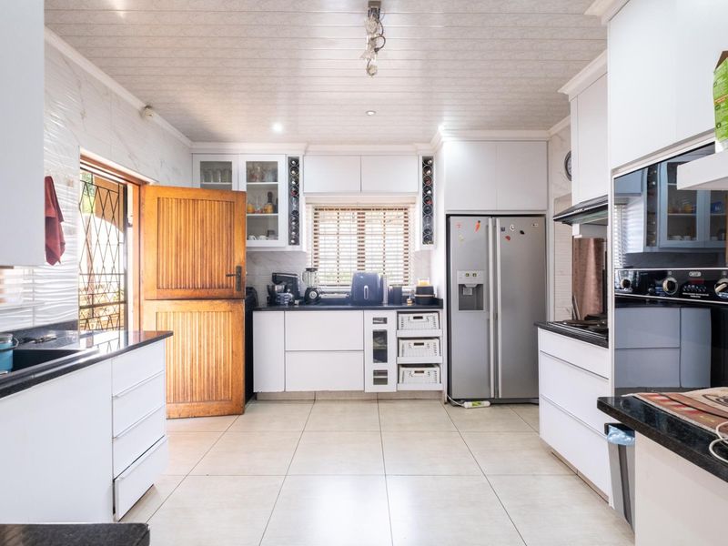 Spacious 4-Bedroom Family Home in Bisley, Pietermaritzburg - Photo 7