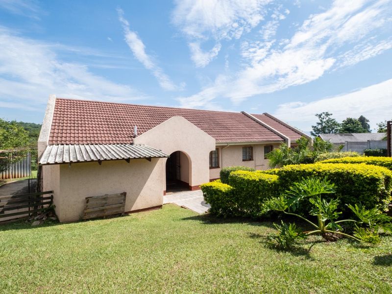 Spacious 4-Bedroom Family Home in Bisley, Pietermaritzburg - Photo 1