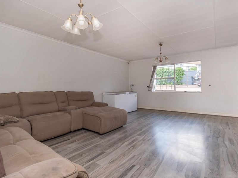 Spacious 3 bed townhouse in boomed area - Photo 6