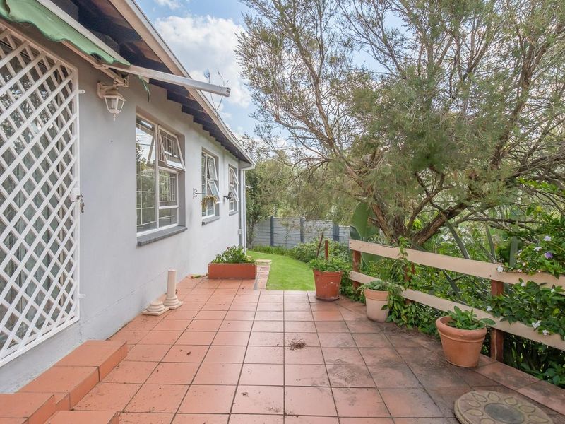 Spacious 3 bed townhouse in boomed area - Photo 3