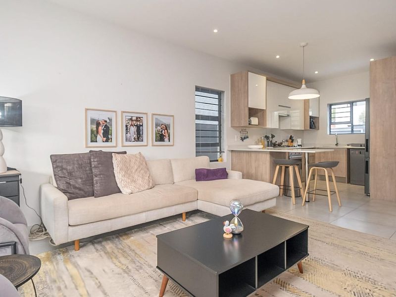 Private Villa with extra Study - Photo 8