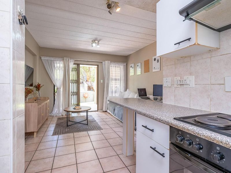 Discover Sophisticated Living at Waterford Estate - Photo 10