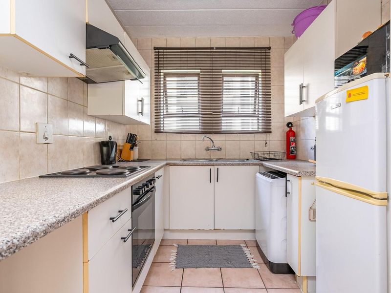 Discover Sophisticated Living at Waterford Estate - Photo 8