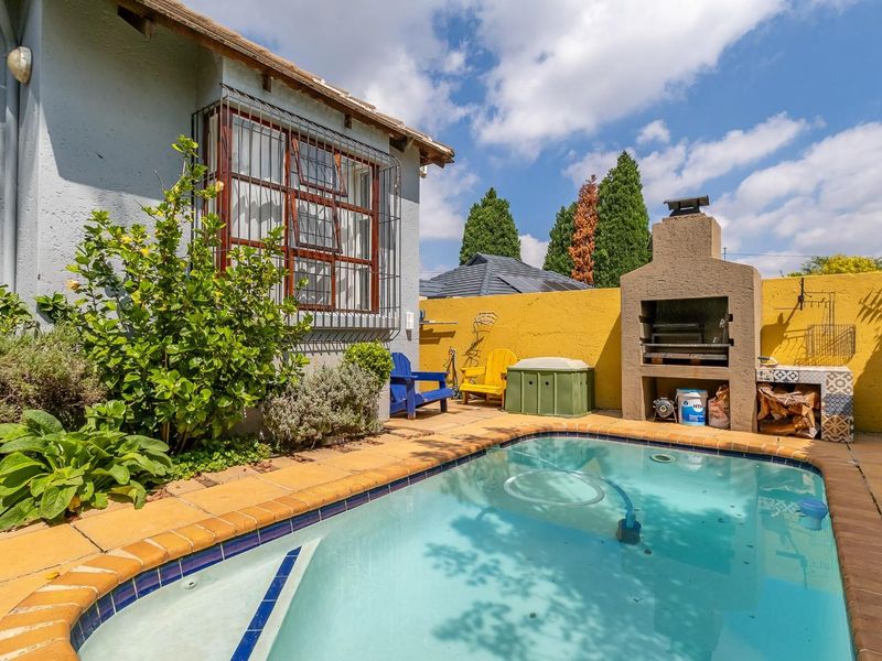 A Family Dream Home in a secure and serene estate - Photo 2