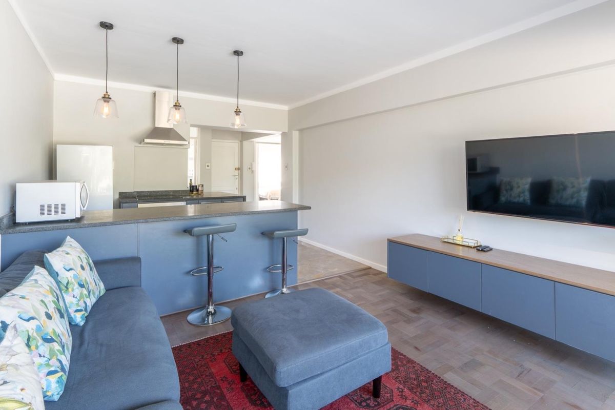 Apartment To Rent in Oranjezicht Cape Town - Photo 5