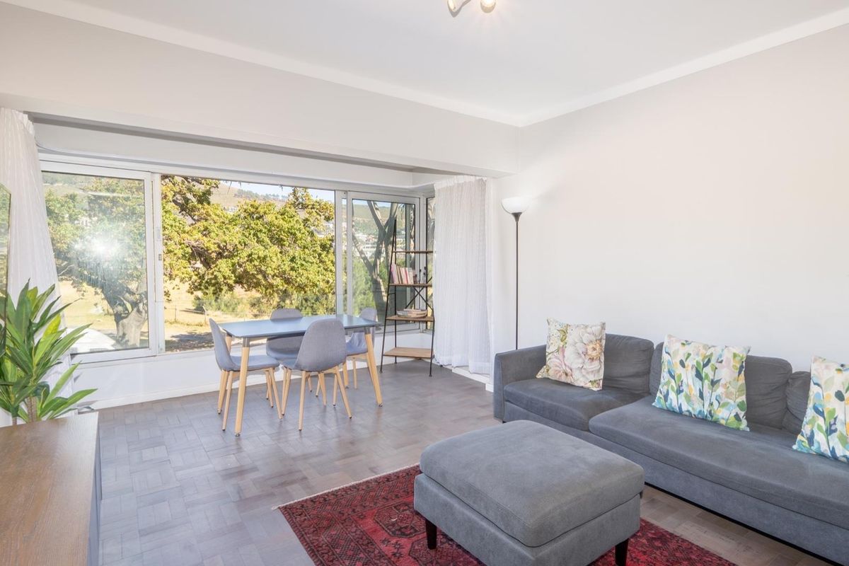 Apartment To Rent in Oranjezicht Cape Town - Photo 2