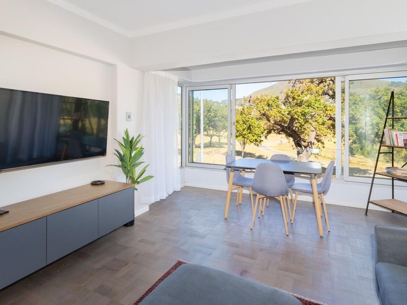 Apartment To Rent in Oranjezicht Cape Town - Photo 3