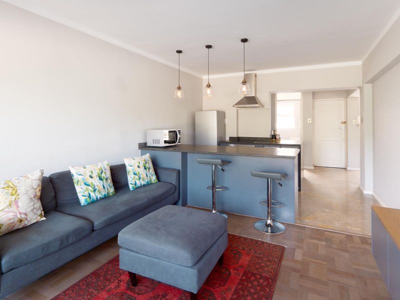 Apartment To Rent in Oranjezicht Cape Town - Photo 4