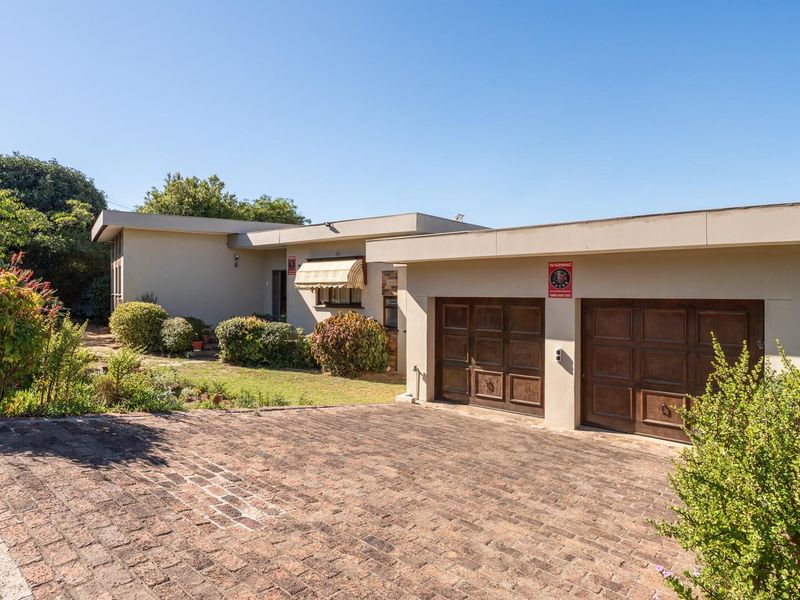 Four Bedroom House For Sale in Courtrai - Photo 2