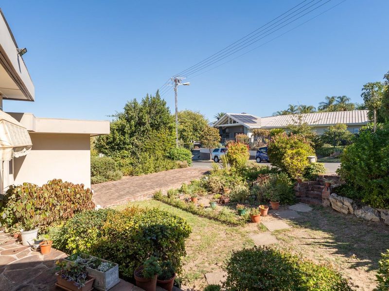 Four Bedroom House For Sale in Courtrai - Photo 4