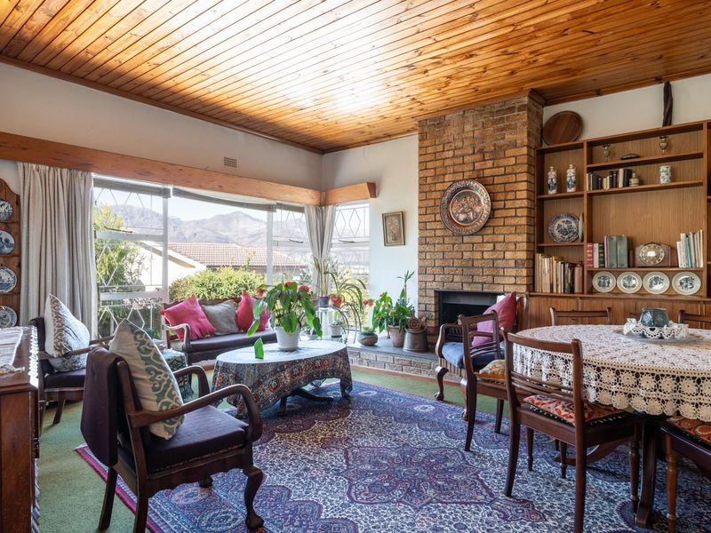 Four Bedroom House For Sale in Courtrai - Photo 5