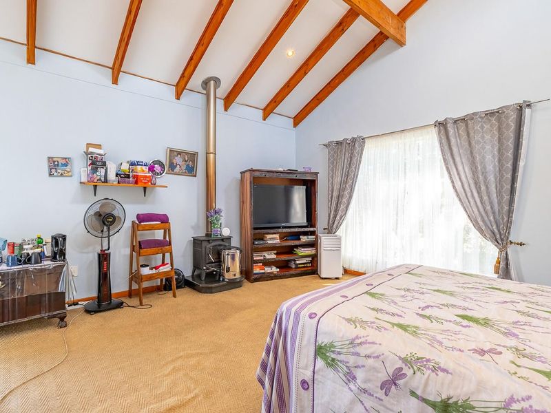 Spacious Bedrooms with Tranquil, Private Views - Photo 10