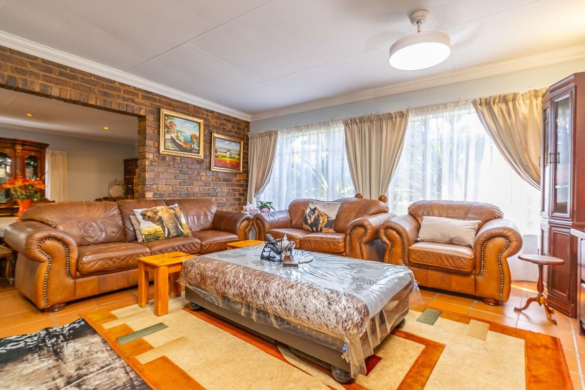 Spacious Bedrooms with Tranquil, Private Views - Photo 2