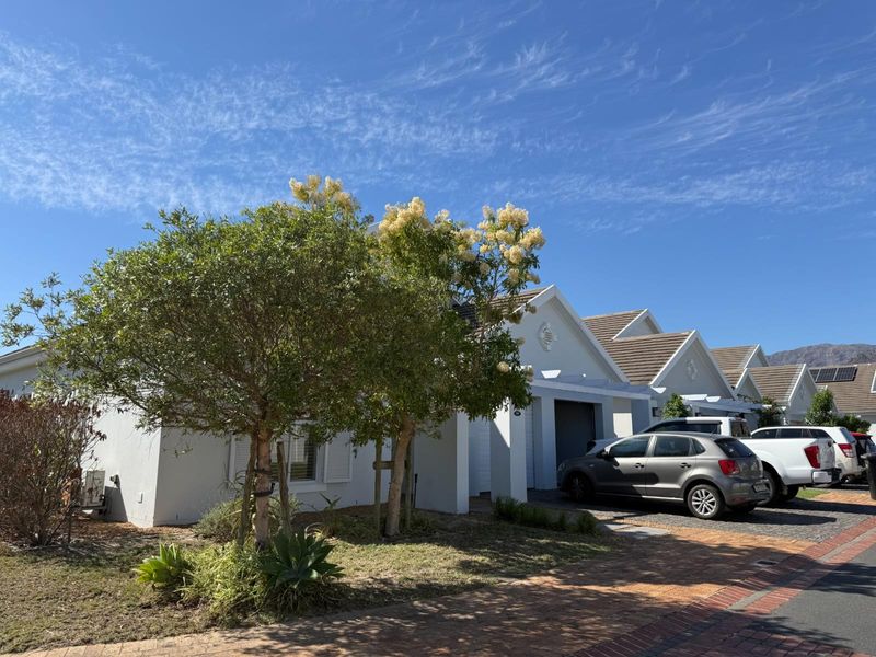 Tranquil Three-Bedroom Living with Scenic Views in The Vines at Val de Vie Estate. - Photo 4