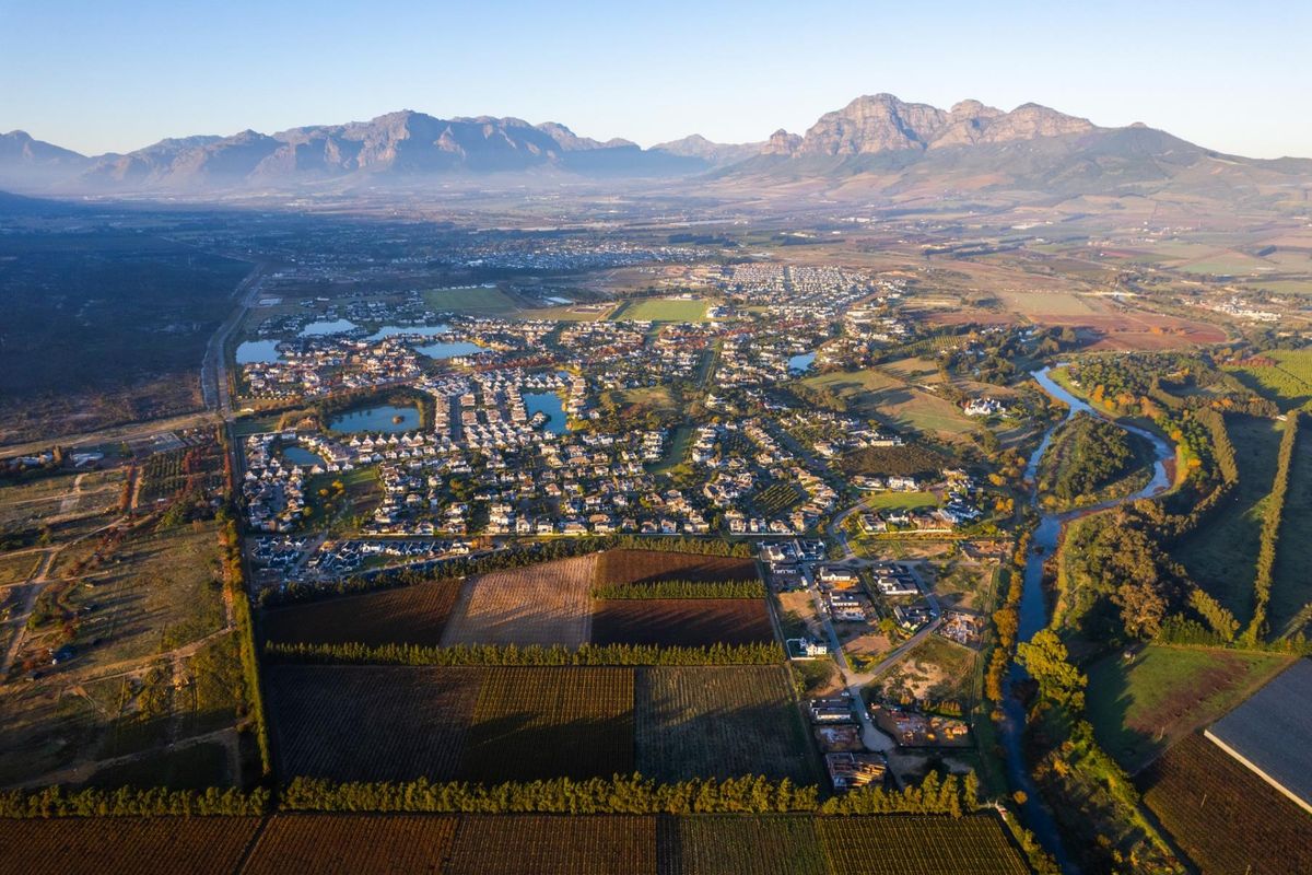 Tranquil Three-Bedroom Living with Scenic Views in The Vines at Val de Vie Estate. - Photo 2