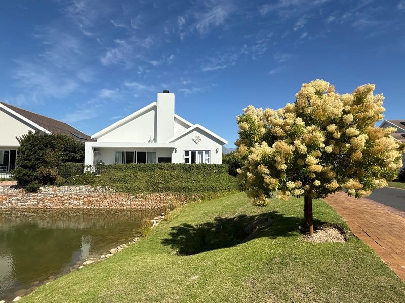 Tranquil Three-Bedroom Living with Scenic Views in The Vines at Val de Vie Estate. - Photo 3